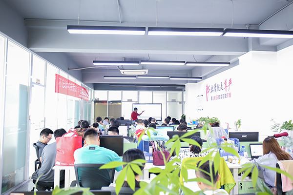 האחריות על ייצור הבטיחות כבדה כמו הר